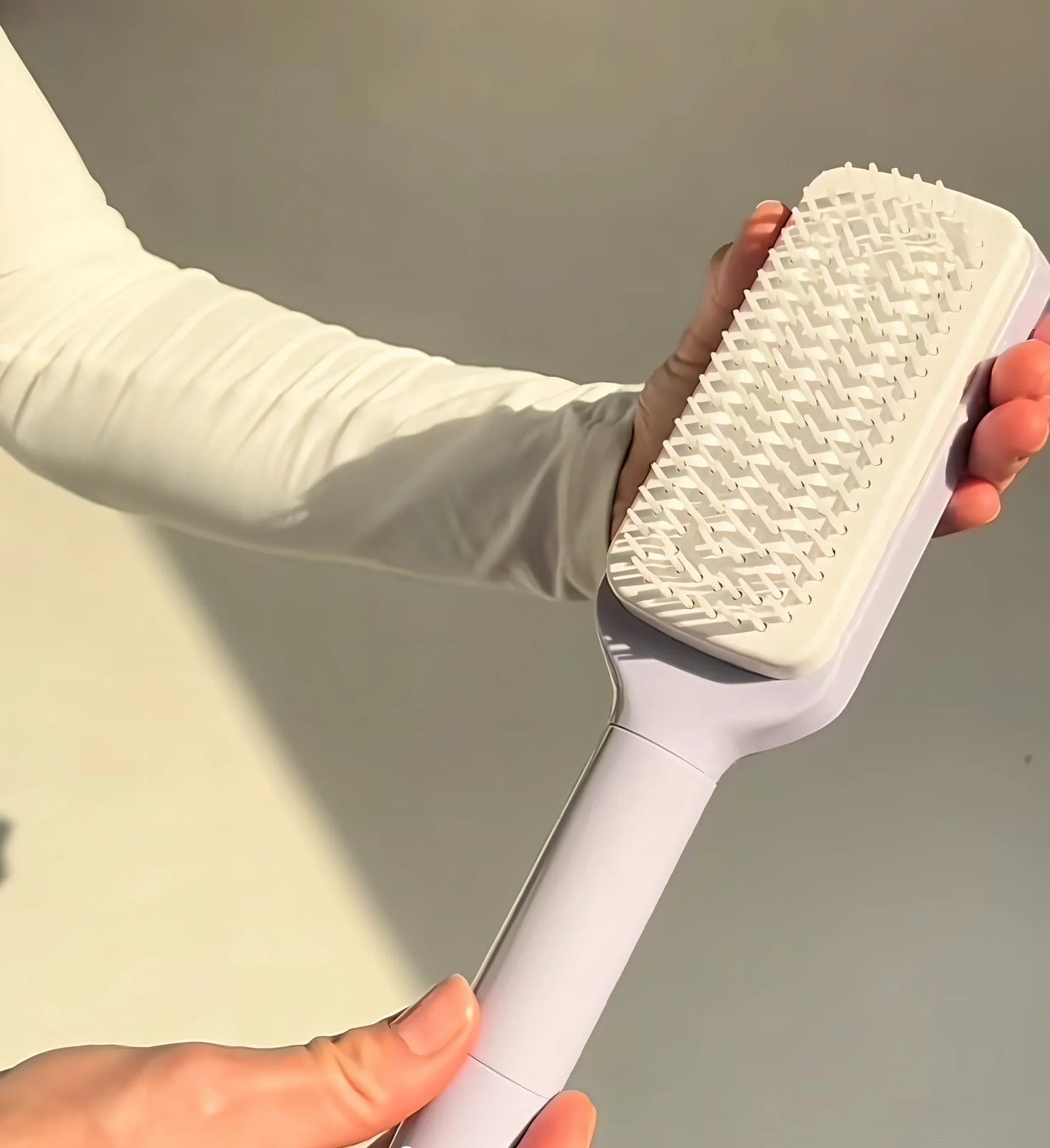 Brush that Collects Hair on Its Own – No More Dirty Brushes – CleanSpin™